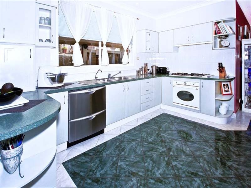 8 Tsar Close, Cecil Hills NSW 2171