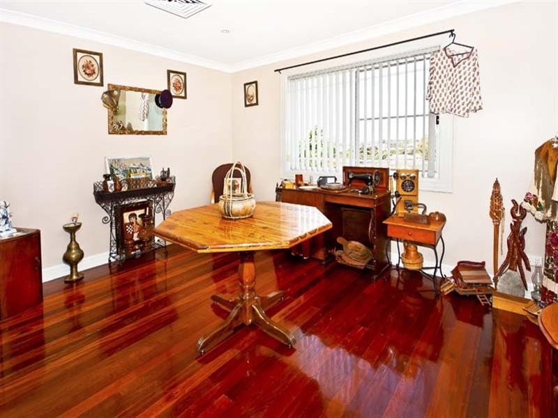 8 Tsar Close, Cecil Hills NSW 2171