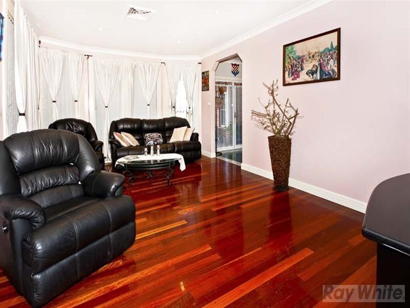 8 Tsar Close, Cecil Hills NSW 2171