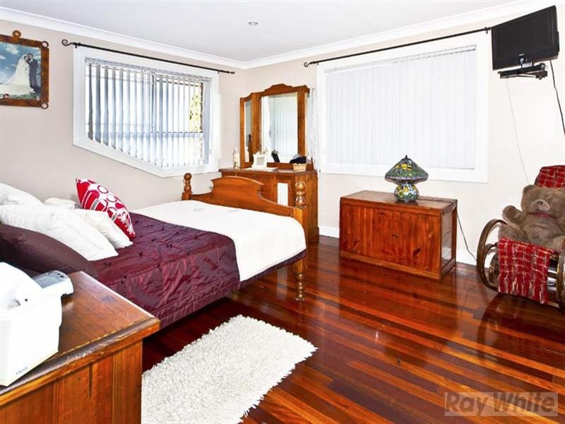 8 Tsar Close, Cecil Hills NSW 2171