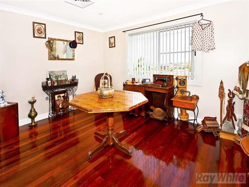 8 Tsar Close, Cecil Hills NSW 2171