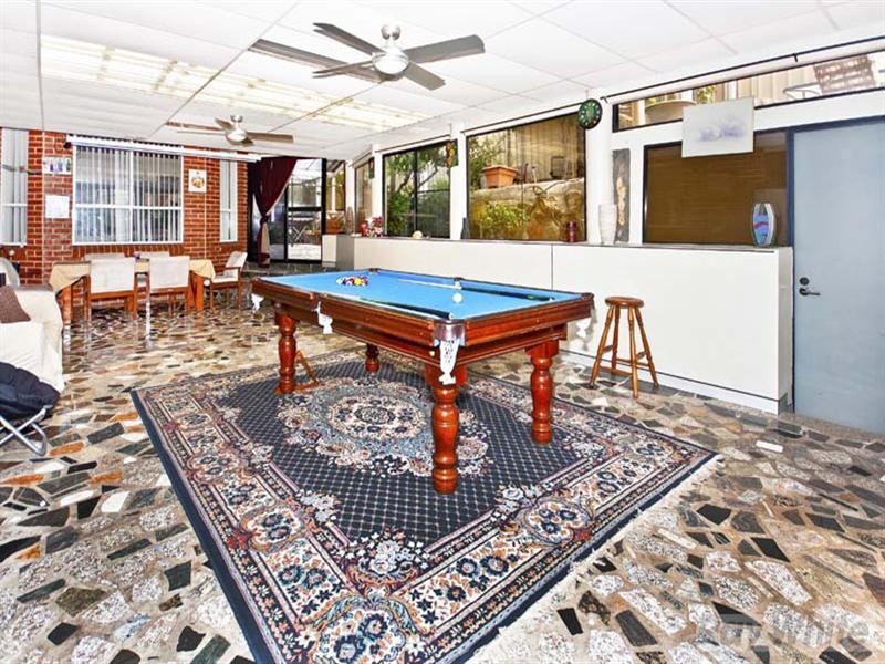 8 Tsar Close, Cecil Hills NSW 2171