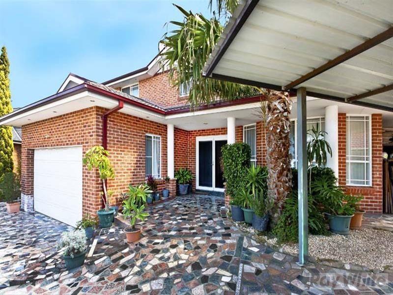 8 Tsar Close, Cecil Hills NSW 2171