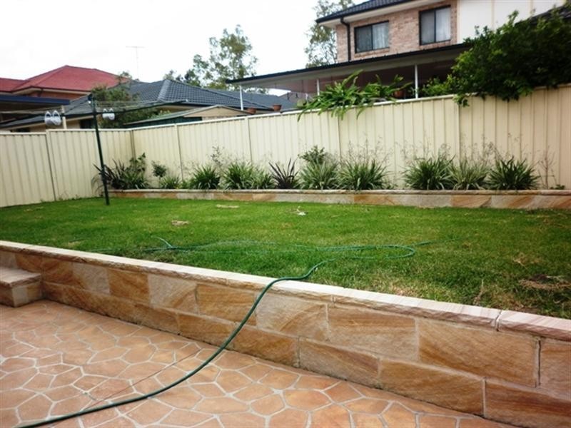 19 Ferraro Crescent, West Hoxton NSW 2171