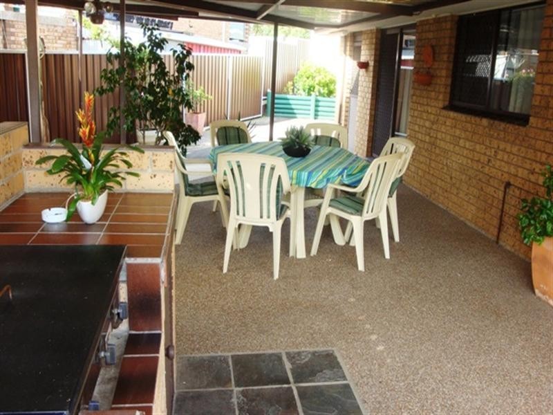 6 Clayton Street, Prairiewood NSW 2176