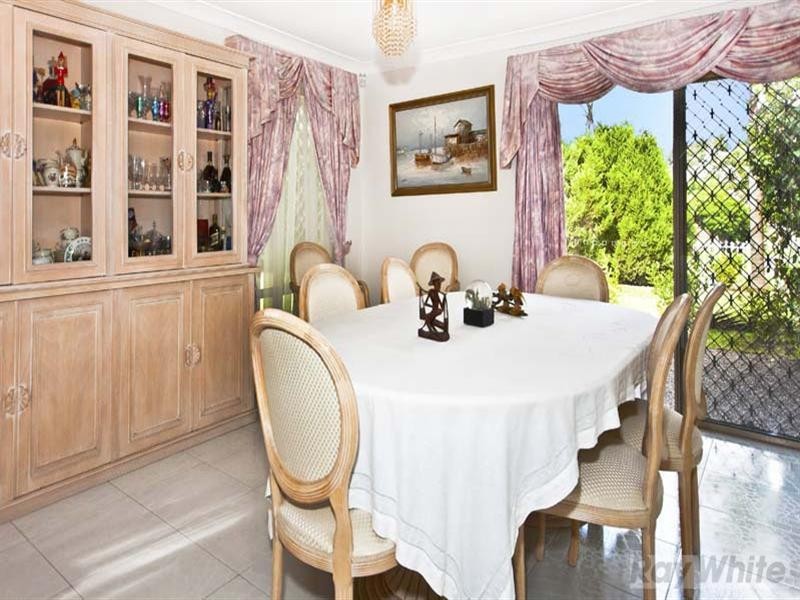 33 Mariner Crescent, Abbotsbury NSW 2176