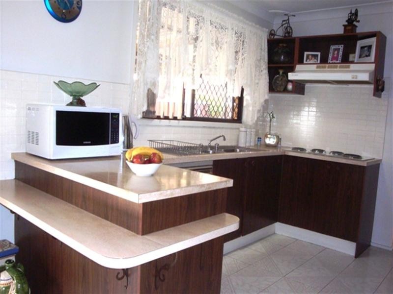 6 Clayton Street, Prairiewood NSW 2176