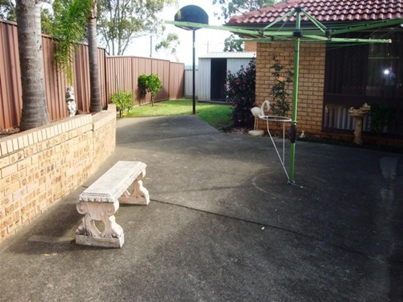 6 Clayton Street, Prairiewood NSW 2176