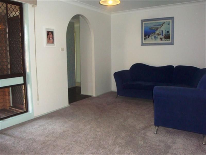 6 Clayton Street, Prairiewood NSW 2176