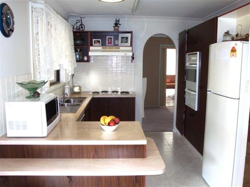 6 Clayton Street, Prairiewood NSW 2176