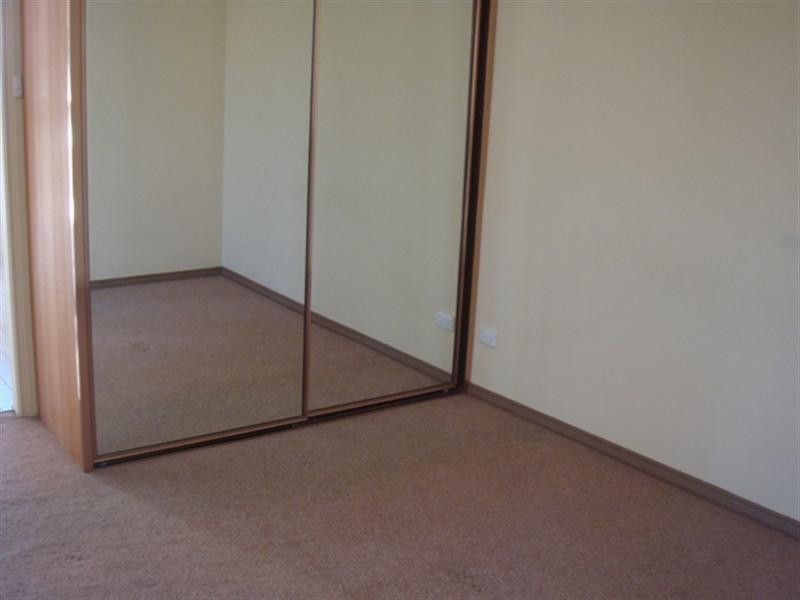 1/53 Chickasaw Crescent, Greenfield Park NSW 2176