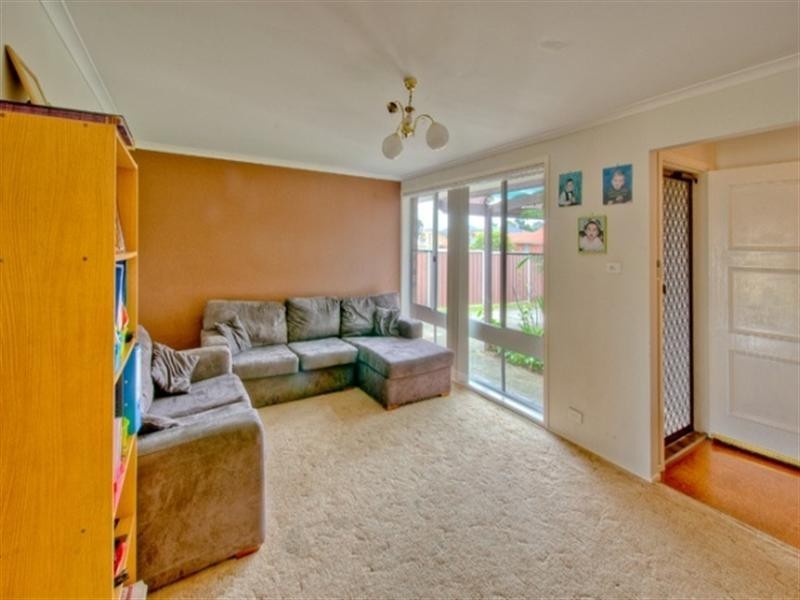 15 Mariani Close, Bossley Park NSW 2176