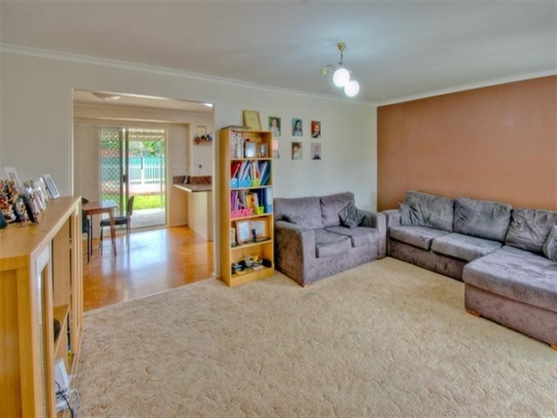 15 Mariani Close, Bossley Park NSW 2176