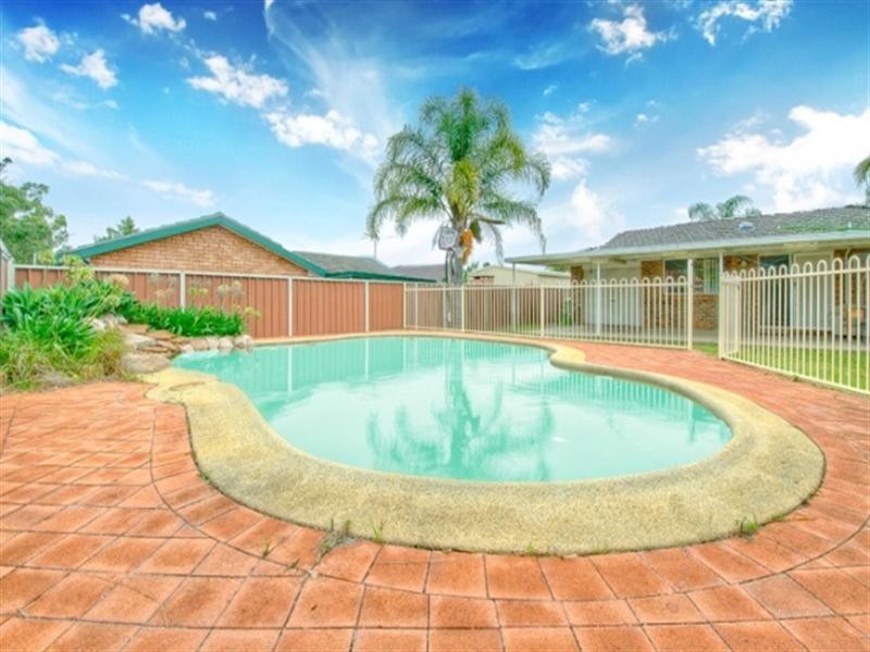 15 Mariani Close, Bossley Park NSW 2176