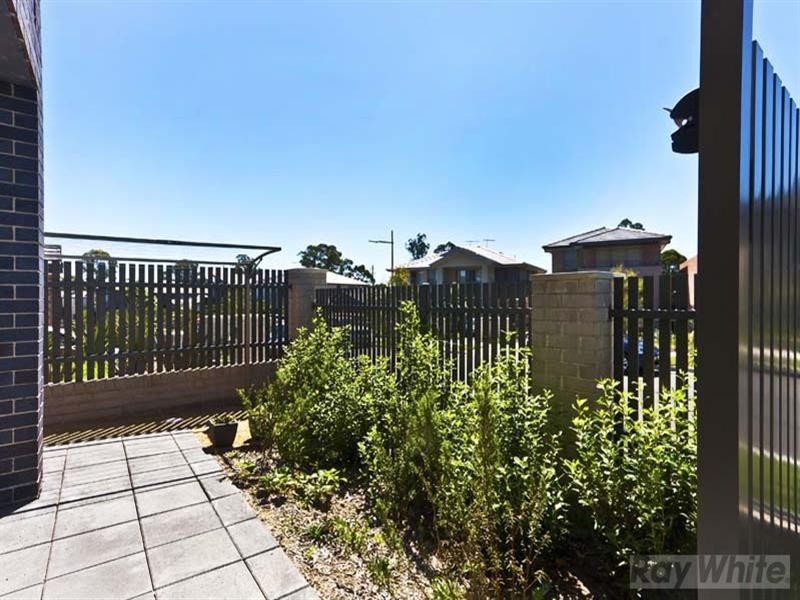 3 Reeves Crescent, Bonnyrigg NSW 2177