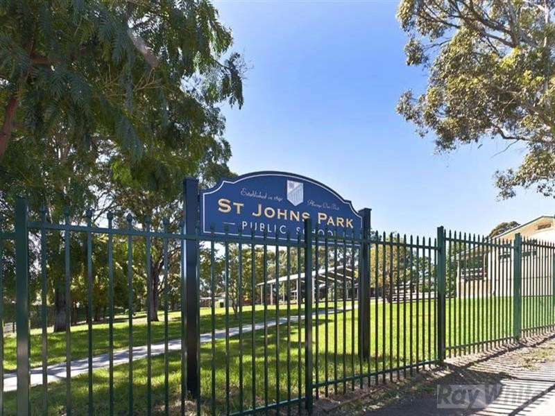 3 Reeves Crescent, Bonnyrigg NSW 2177