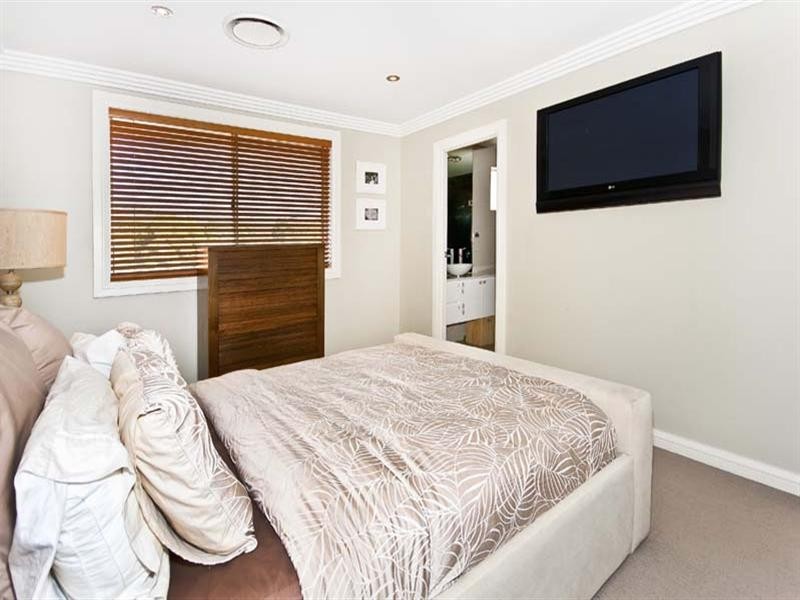 7 Driscoll Street, Abbotsbury NSW 2176