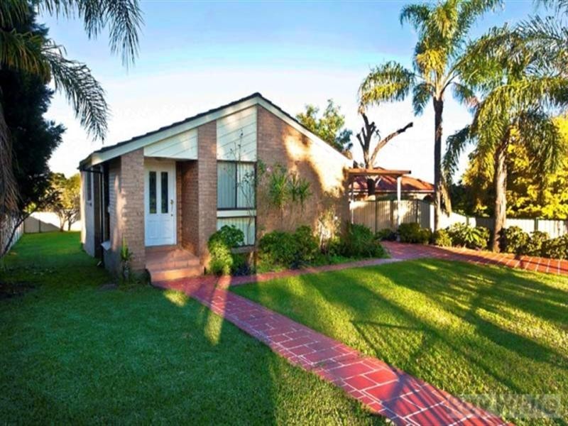 2 Kokoda Place, Bossley Park NSW 2176