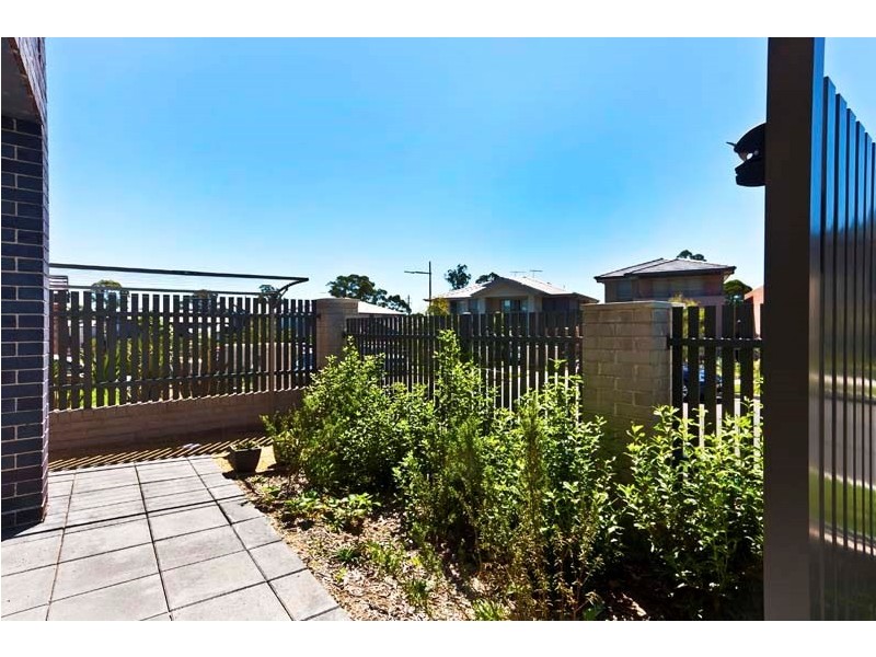 3 Reeves Crescent, Bonnyrigg NSW 2177