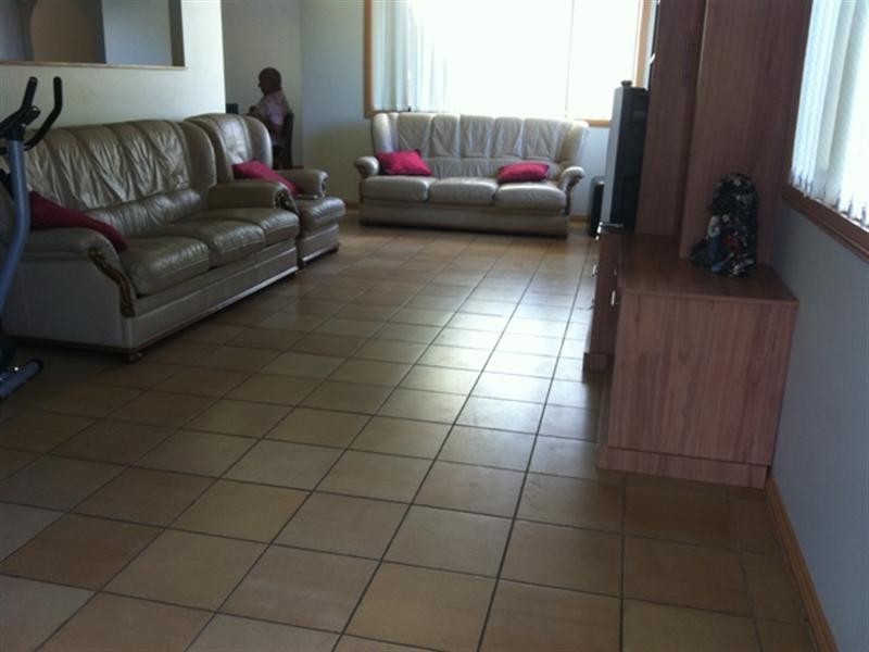 10 Gambier Street, Bossley Park NSW 2176