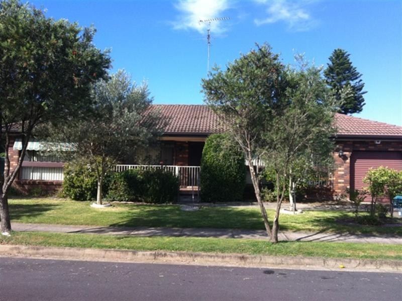 10 Gambier Street, Bossley Park NSW 2176
