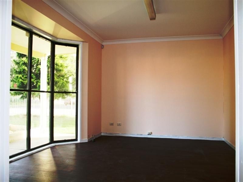 19 Greenfield Road, Greenfield Park NSW 2176