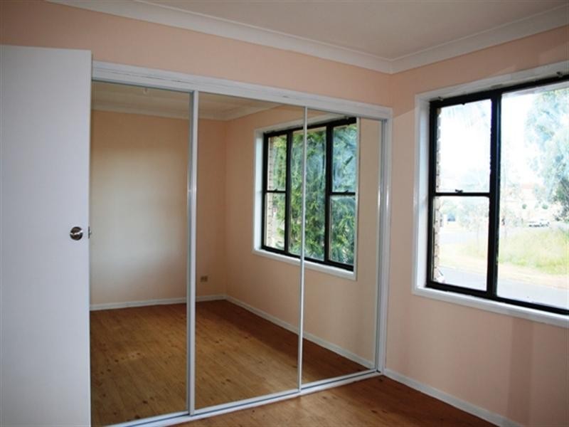 19 Greenfield Road, Greenfield Park NSW 2176