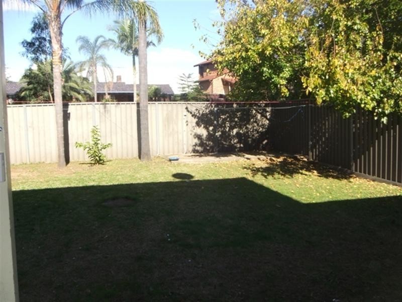 4/2 Lewers Close, Abbotsbury NSW 2176