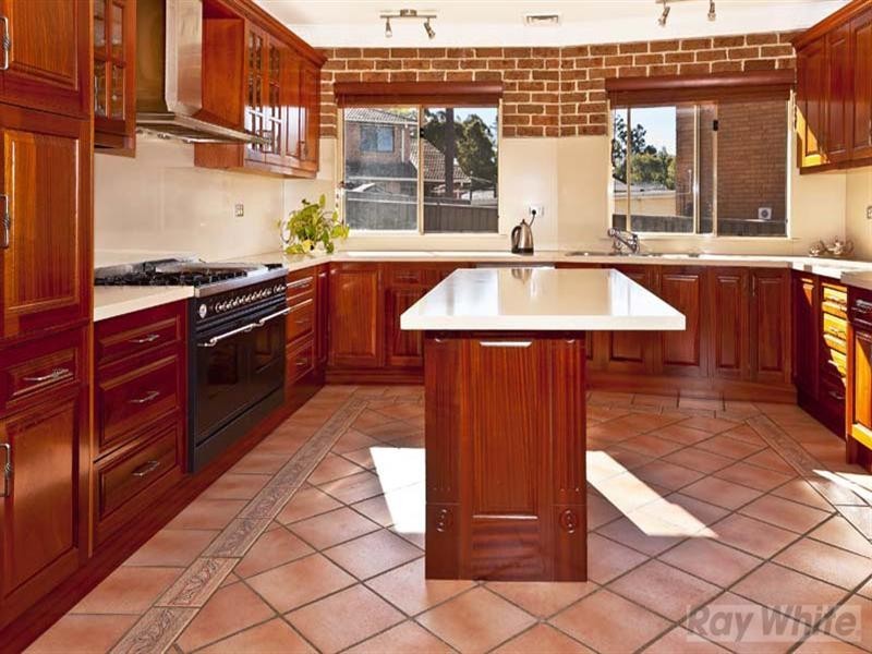 4 Sparta Close, Bossley Park NSW 2176