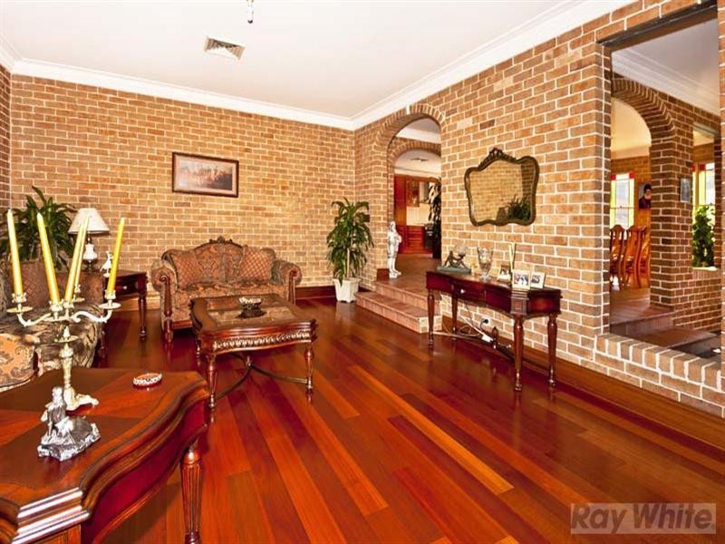 4 Sparta Close, Bossley Park NSW 2176