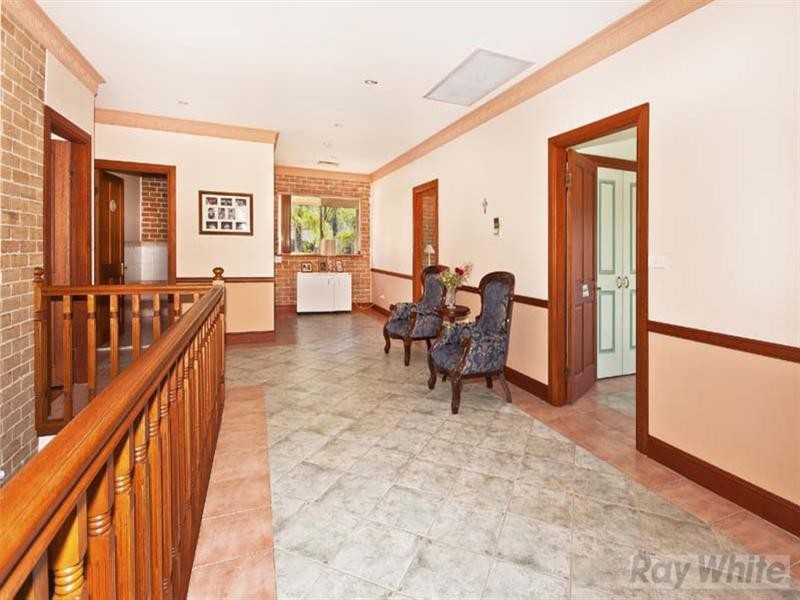 4 Sparta Close, Bossley Park NSW 2176