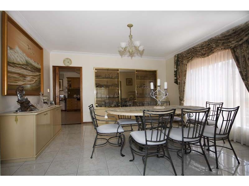 14 Mariner Cresent, Abbotsbury NSW 2176