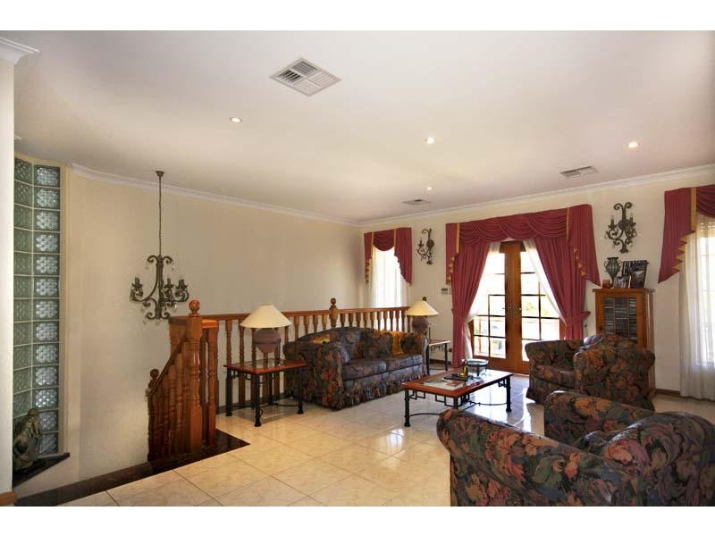 14 Mariner Cresent, Abbotsbury NSW 2176