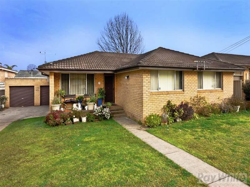 19 Butler Avenue, Bossley Park NSW 2176
