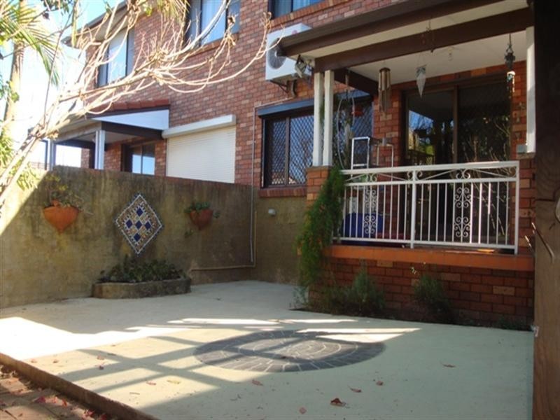 8a Tolmer Street, Bossley Park NSW 2176