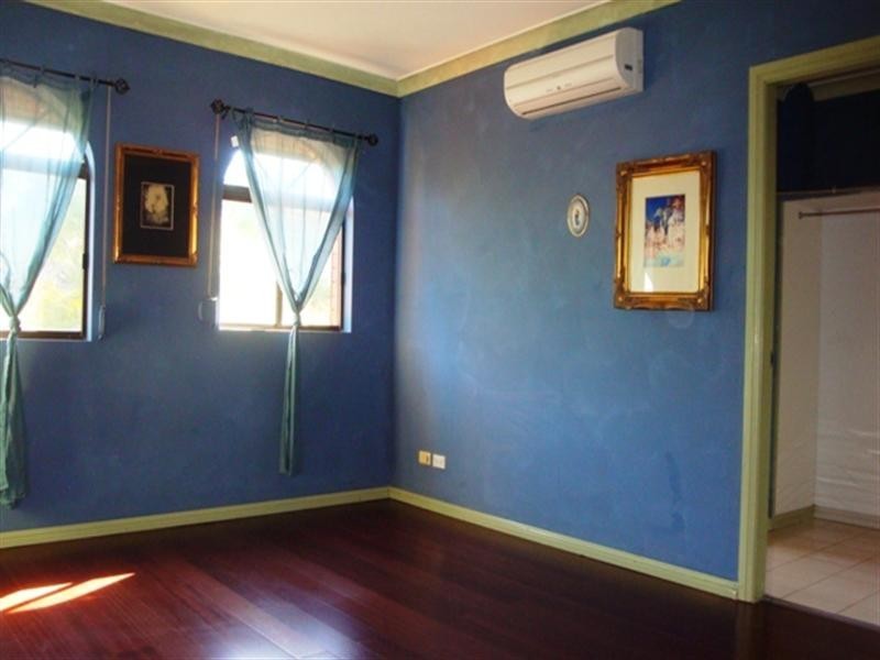 8a Tolmer Street, Bossley Park NSW 2176