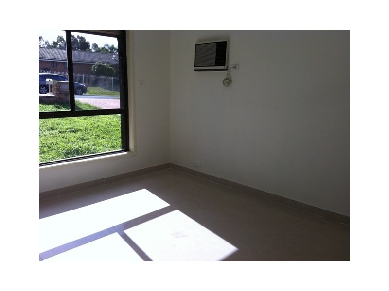 28 Tuncurry Street, Bossley Park NSW 2176