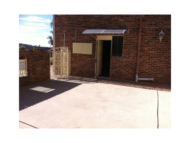 8/2 Lewers Close, Abbotsbury NSW 2176