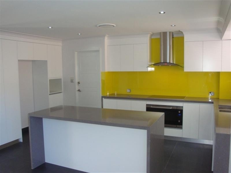 7 Saxonvale Crescent, Edensor Park NSW 2176