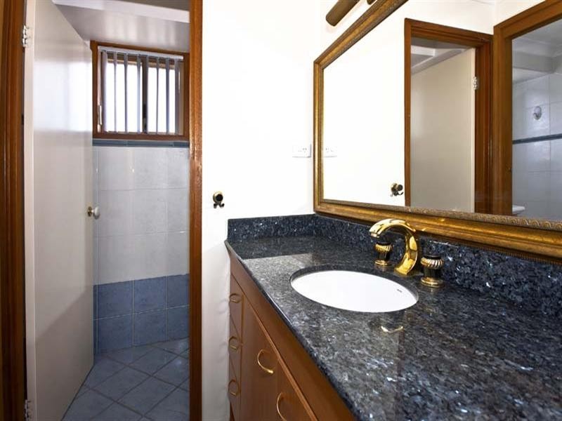 42 Darling Street, Abbotsbury NSW 2176
