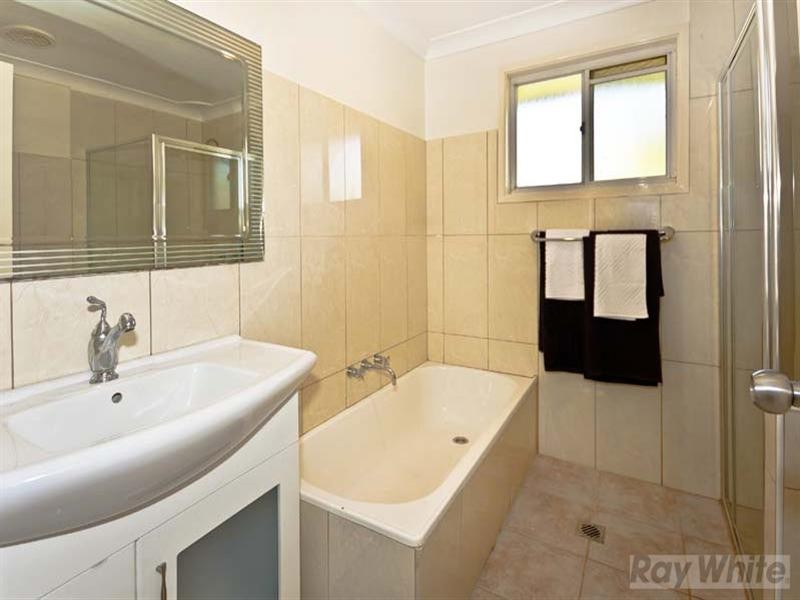 15 Wallaby Close, Bossley Park NSW 2176