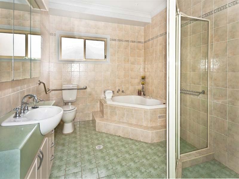 8 Joyce Street, Fairfield NSW 2165