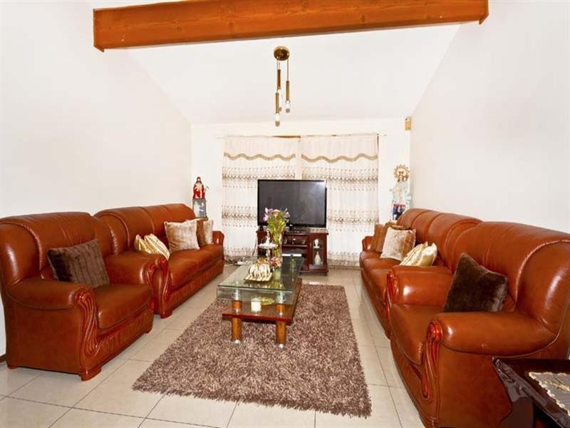 6 Lorne Close, Bossley Park NSW 2176