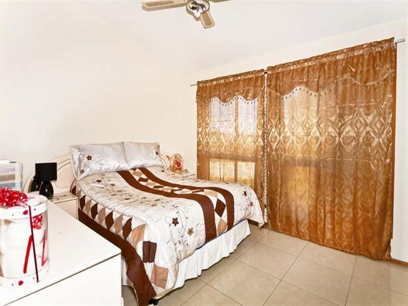 6 Lorne Close, Bossley Park NSW 2176