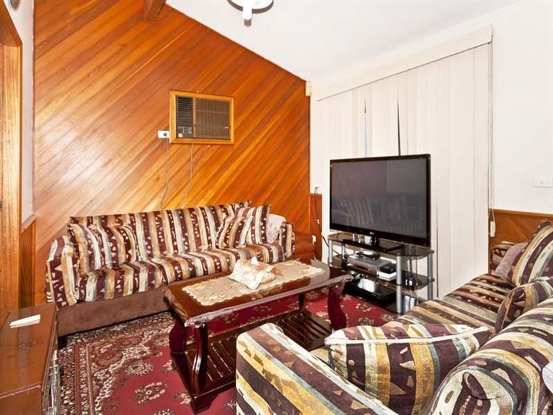 6 Lorne Close, Bossley Park NSW 2176