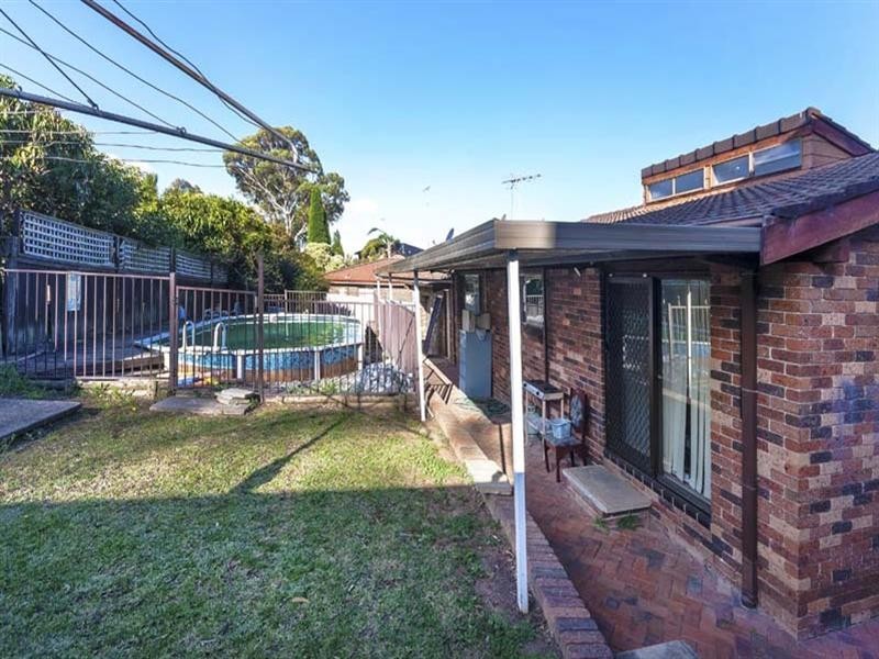 6 Lorne Close, Bossley Park NSW 2176