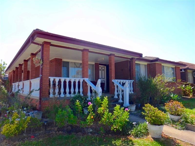 14 Dashmere Crescent, Bossley Park NSW 2176