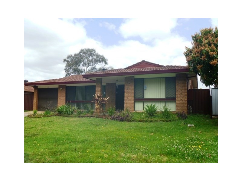 64 Glen Elgin Crescent, Edensor Park NSW 2176