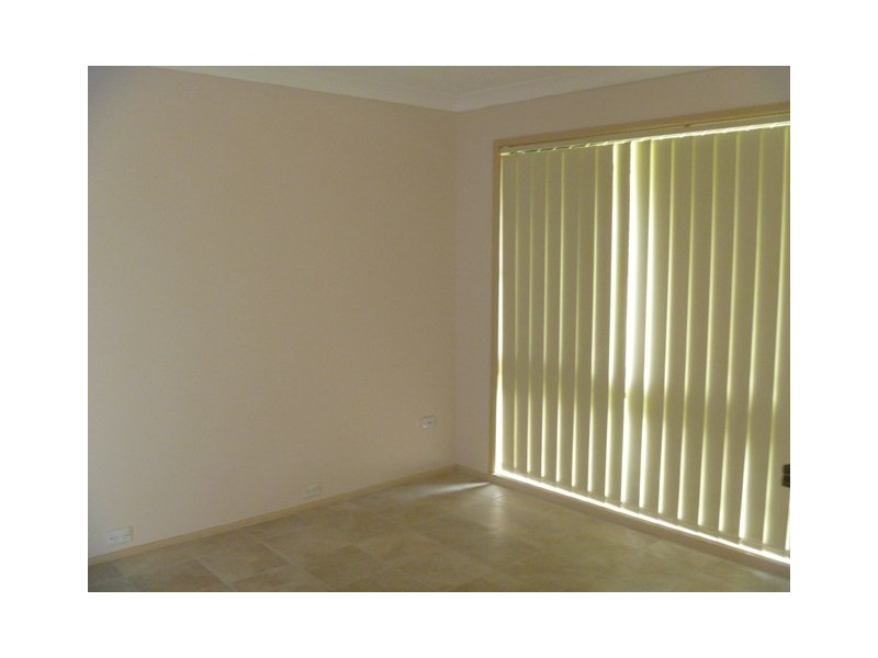 64 Glen Elgin Crescent, Edensor Park NSW 2176