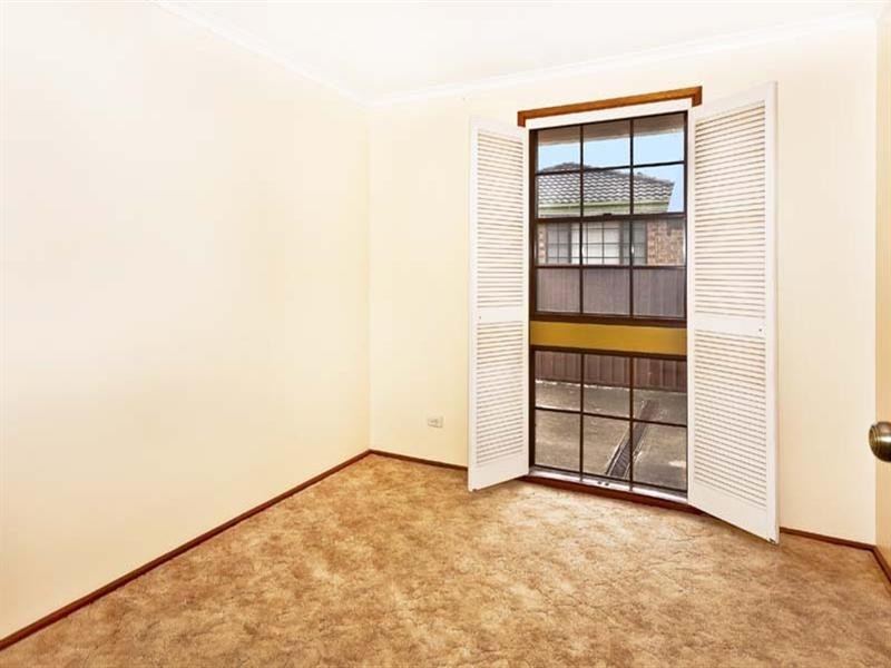 14 Dandenong Close, Bossley Park NSW 2176